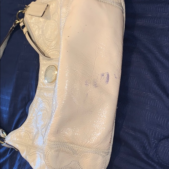 Cream/off white Coach handbag - Picture 2 of 4
